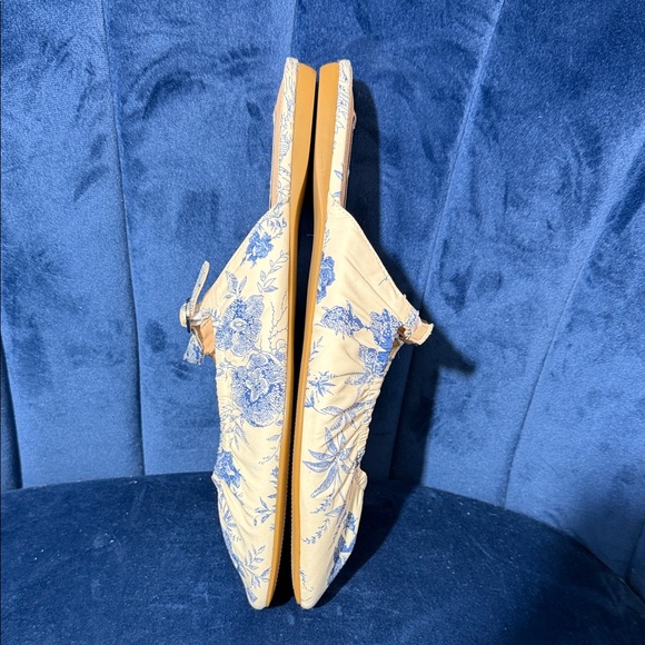 Steve Madden Cream and Blue Floral Mules Women’s Size 9.5 NWOT - Picture 3 of 6